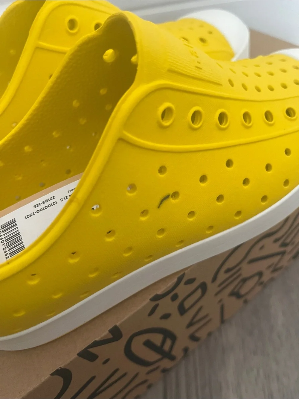 Native Shoes. Jefferson. Kids size 3. Unisex. Yellow. White. New in box.